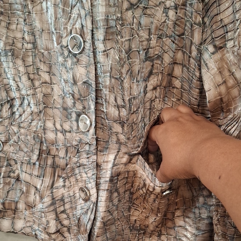 Chico's Tan Blazer with Textured Design Size 1 - Picture 6 of 7